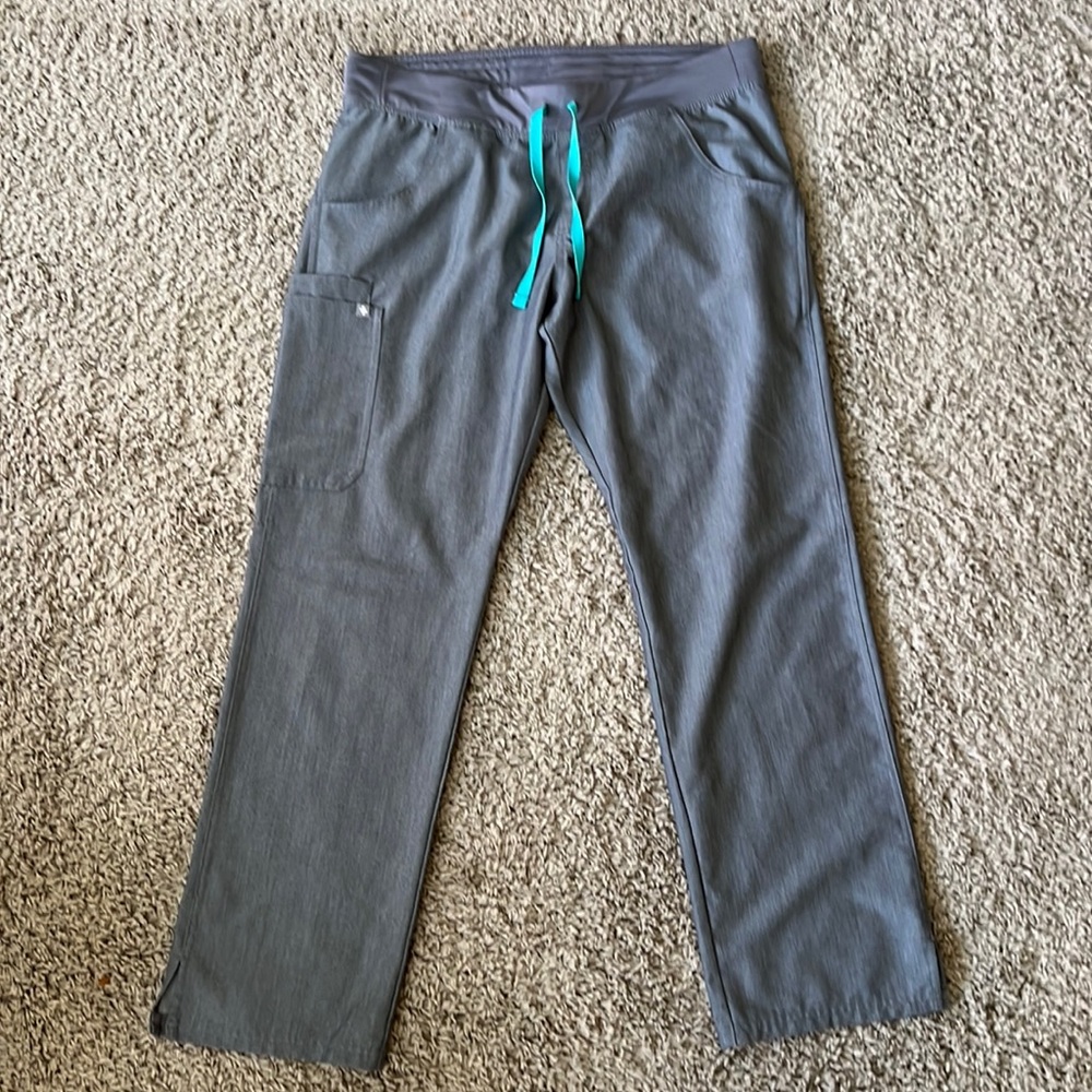 Large figs kade cargo pants graphite